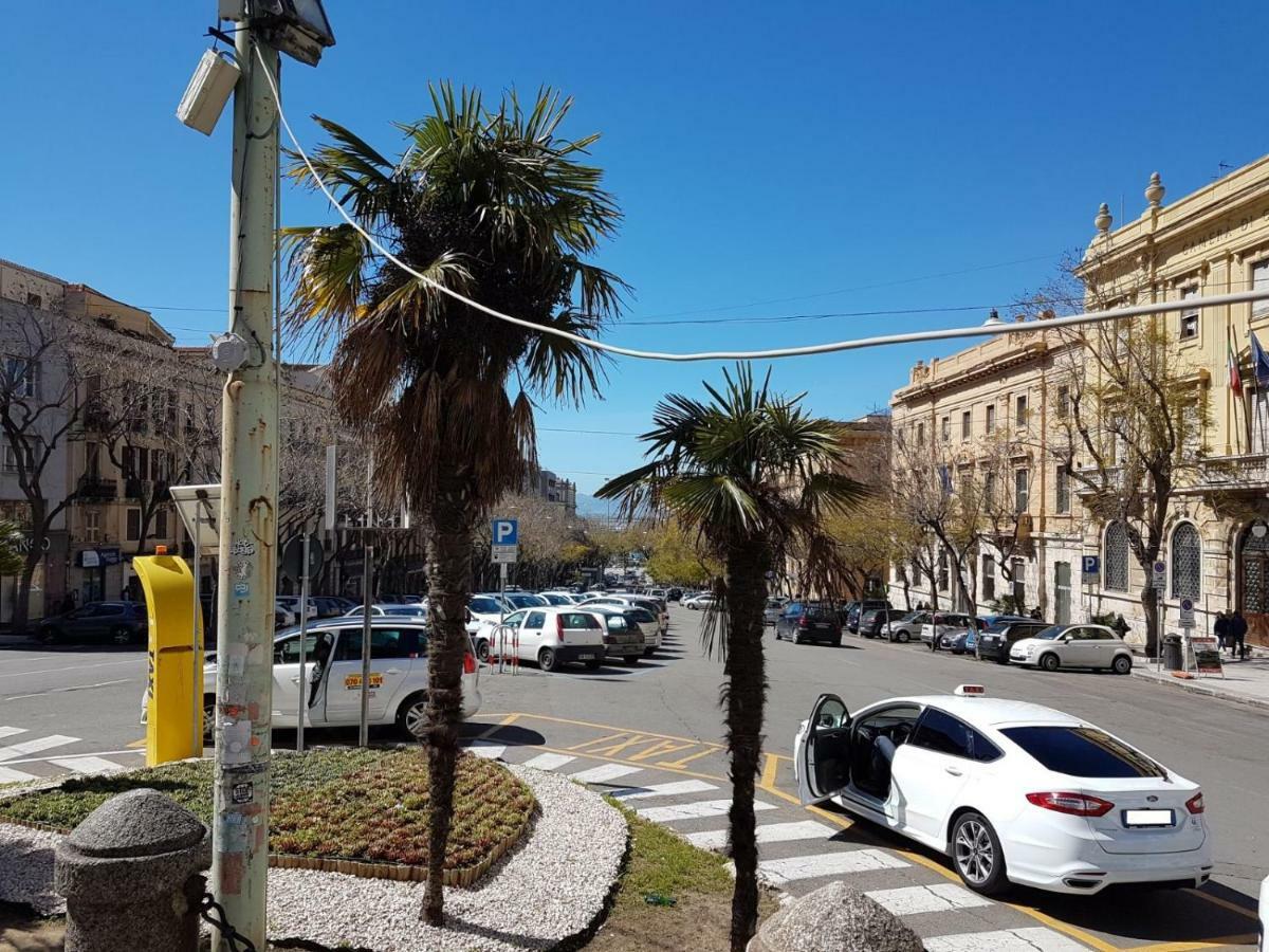 Frank House Apartment Cagliari Bagian luar foto